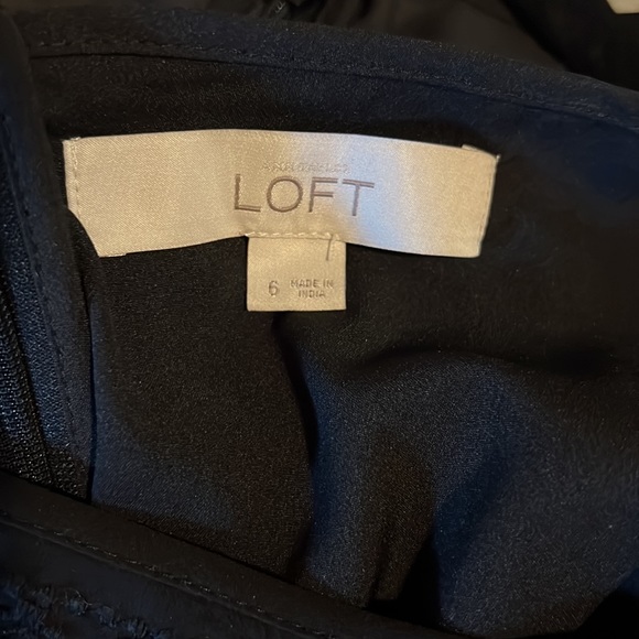 SOLD! Gorgeous Loft fully lined dress with embroidery - Picture 9 of 9